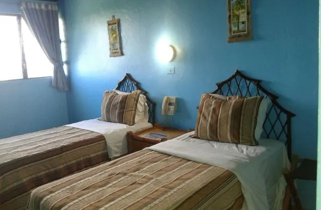 Hotel Caribe Barahona habitacion 2 pequenas camas